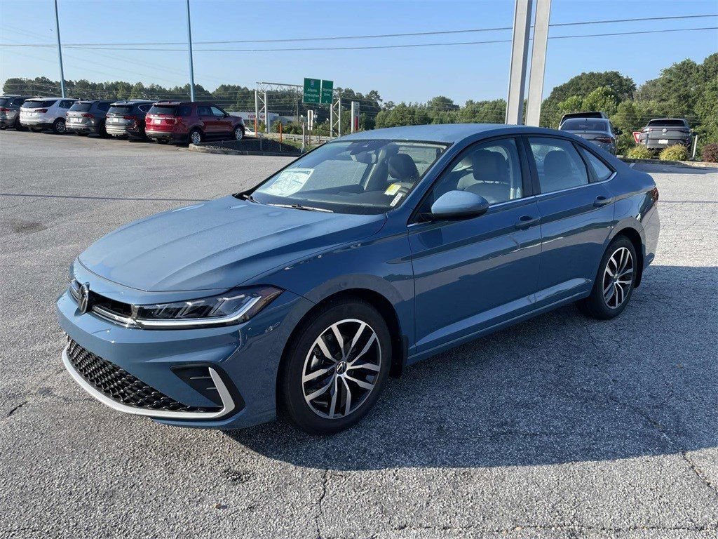 Used 2025 Volkswagen Jetta SE FWD image 9