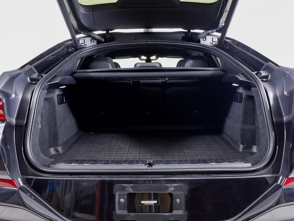 Used 2021 BMW X6 M50i image 12