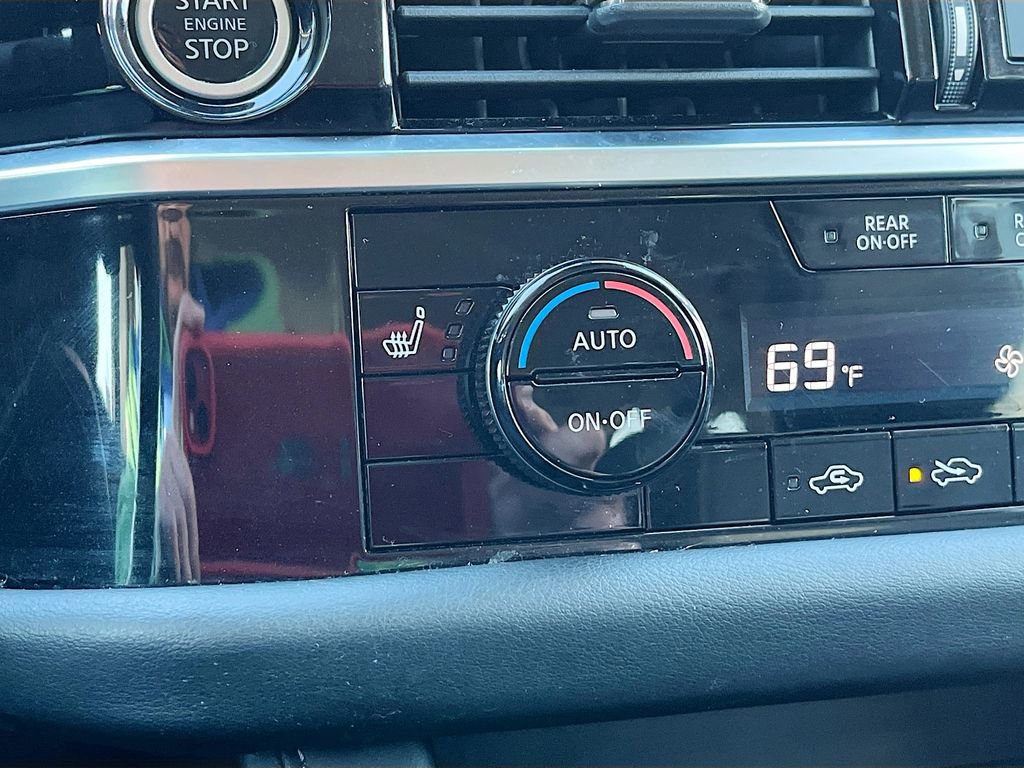 Used 2022 Nissan Pathfinder SL w/ SL Black Package image 20