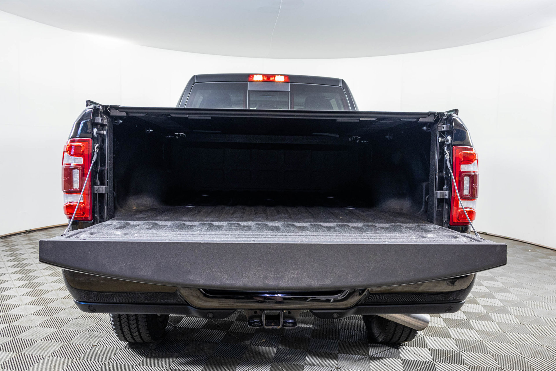 Used 2024 RAM 2500 Laramie w/ Snow Chief Group AWD/4WD image 47