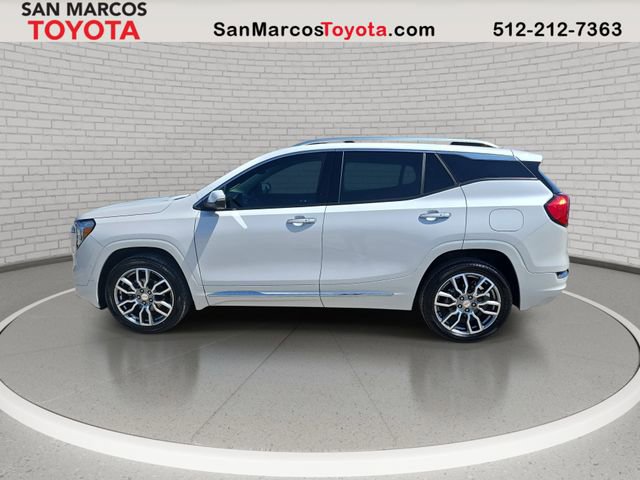 Used 2024 GMC Terrain Denali w/ Denali Premium Package AWD/4WD image 8