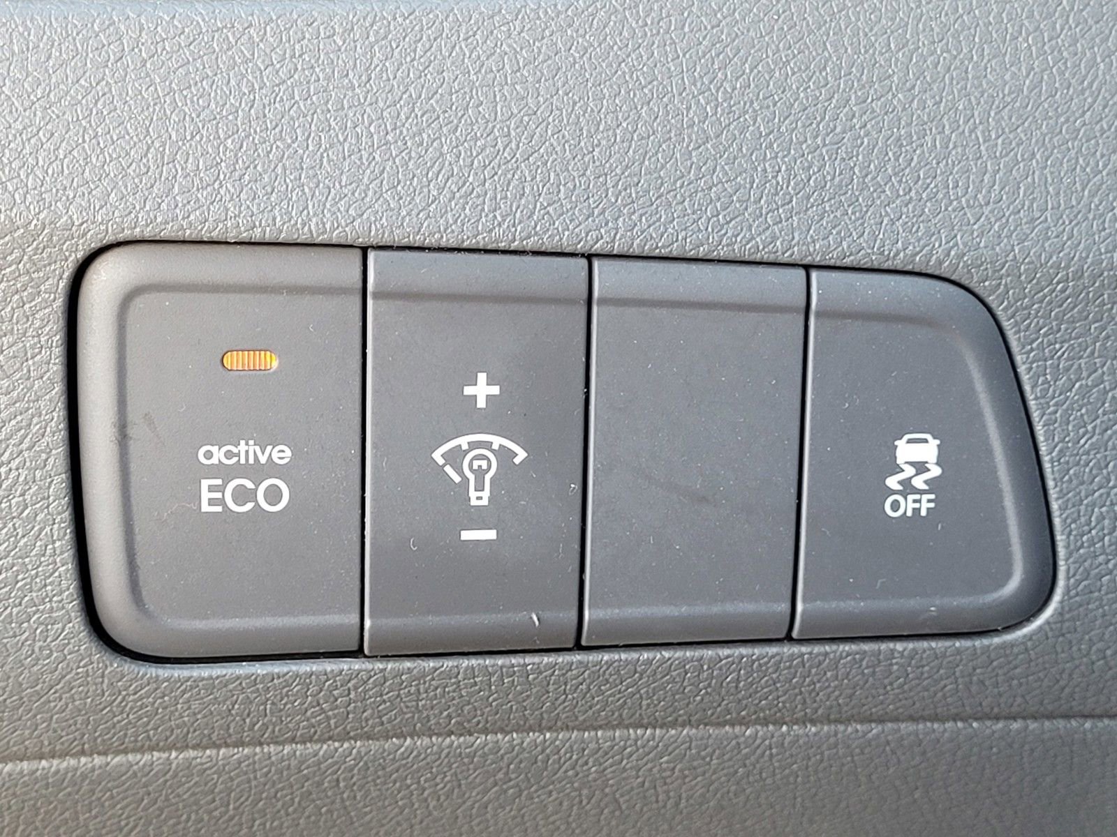 Used 2016 Hyundai Elantra SE image 31