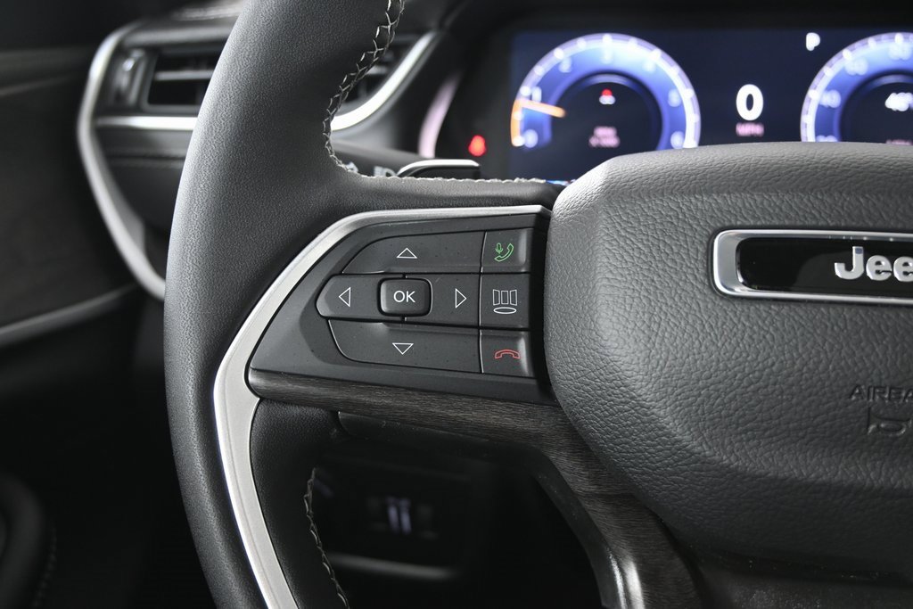 New 2025 Jeep Grand Cherokee Limited w/ Trailer Tow Package image 34