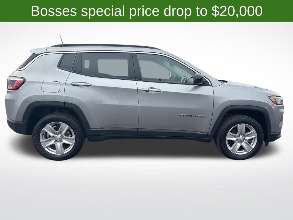 Certified 2022 Jeep Compass Latitude w/ Convenience Group image 2
