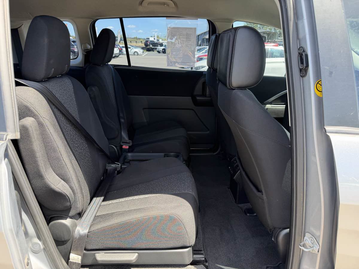 Used 2012 MAZDA MAZDA5 Touring FWD image 12