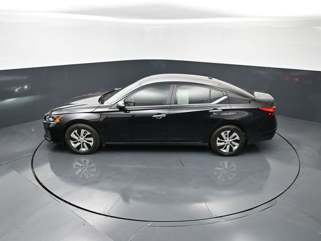 Used 2025 Nissan Altima 2.5 S FWD image 17