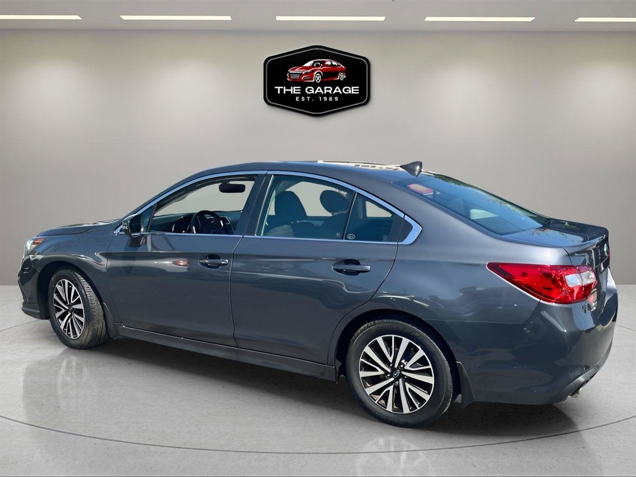 Used 2018 Subaru Legacy 2.5i Premium AWD/4WD image 2