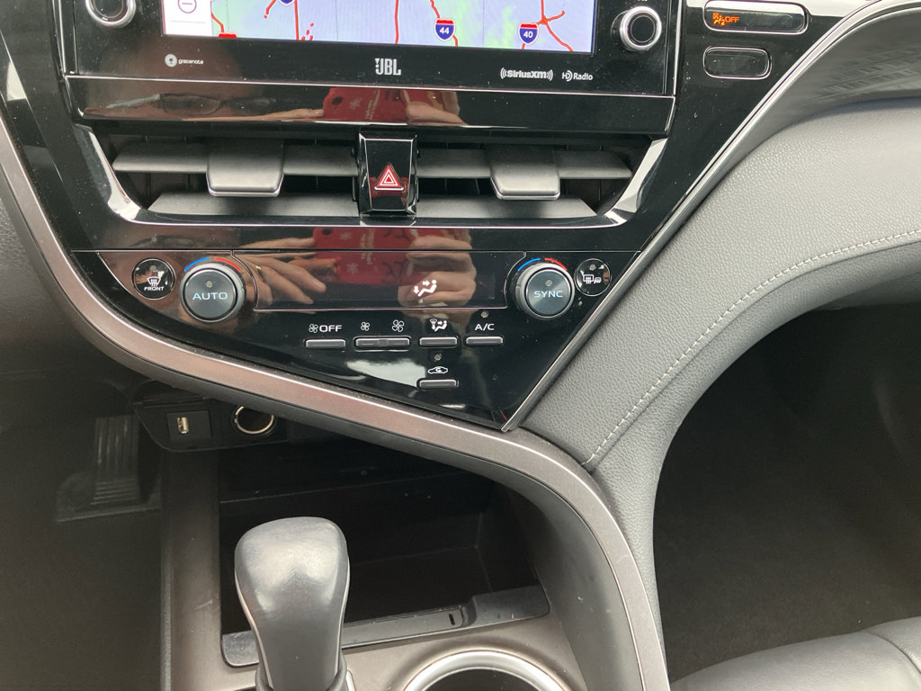 Used 2021 Toyota Camry XLE w/ Navigation Package image 27