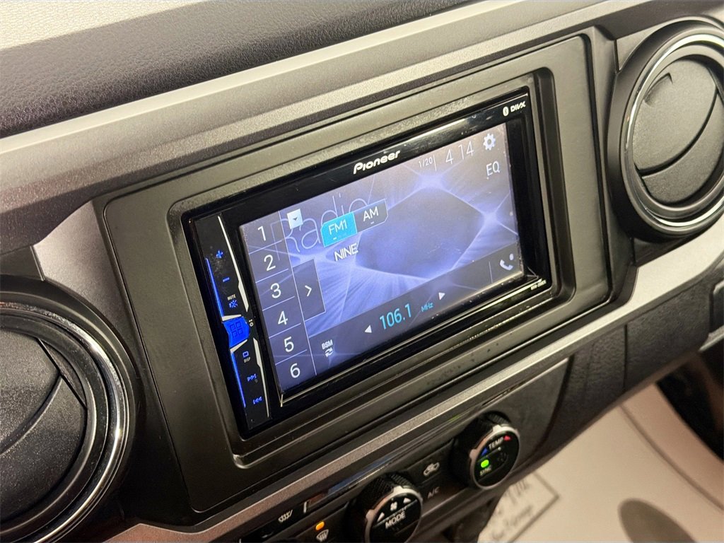 Used 2017 Toyota Tacoma TRD Off-Road image 14