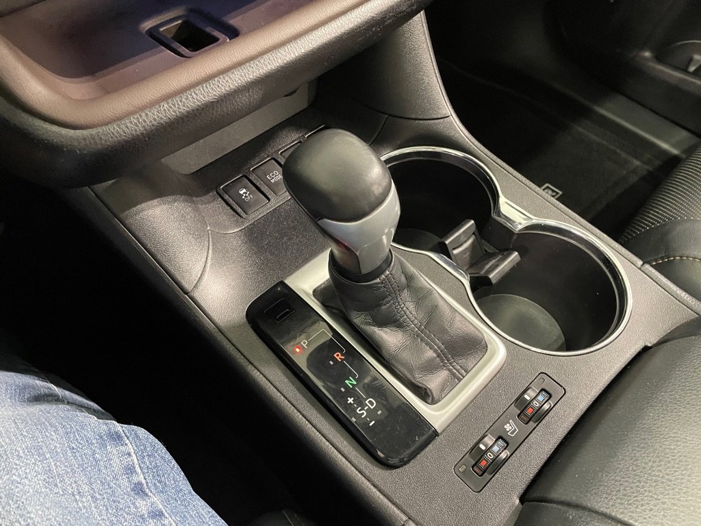 Used 2016 Toyota Highlander Limited Platinum image 37