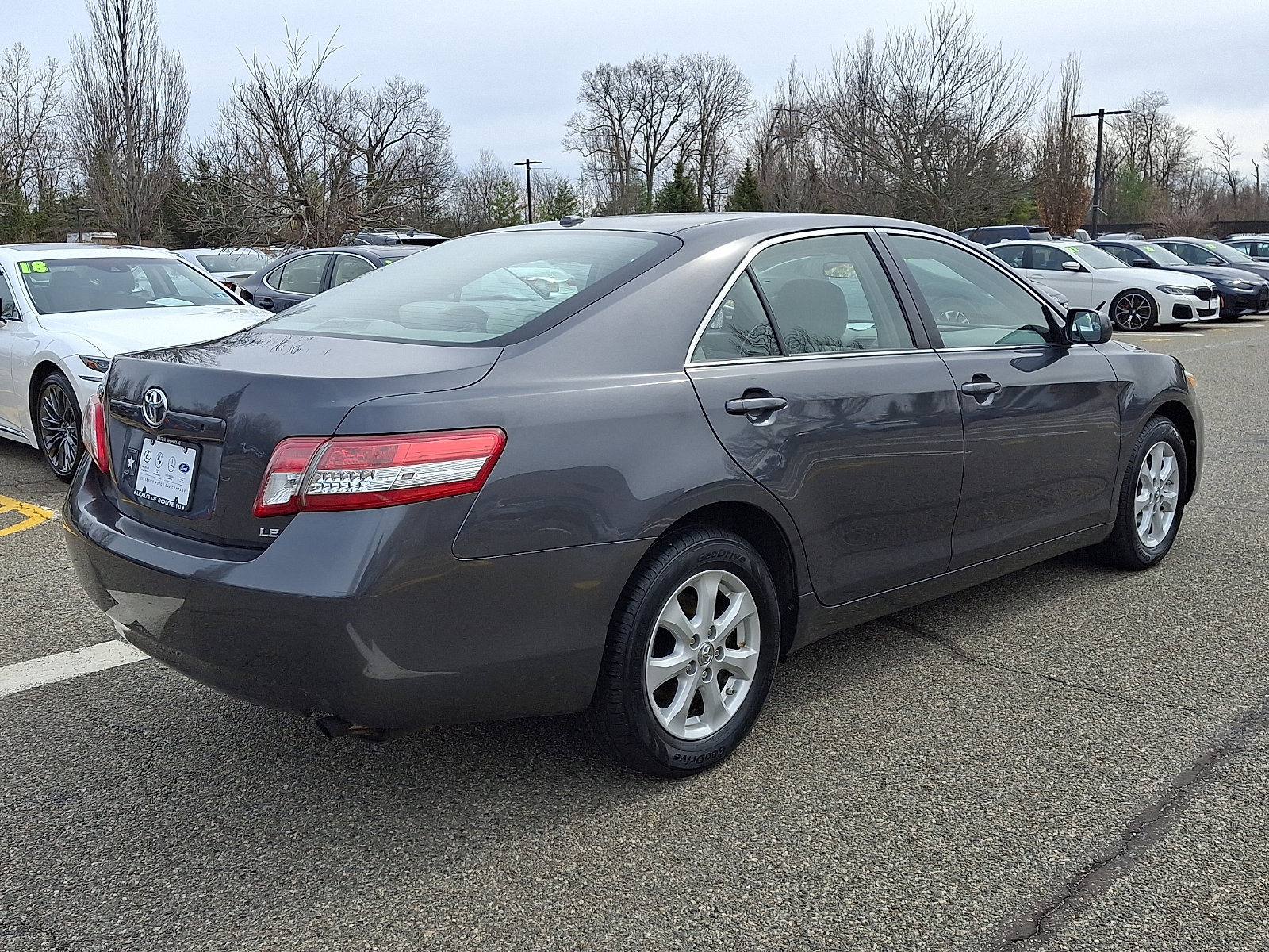 Used 2011 Toyota Camry LE w/ LE Extra-Value Pkg image 6