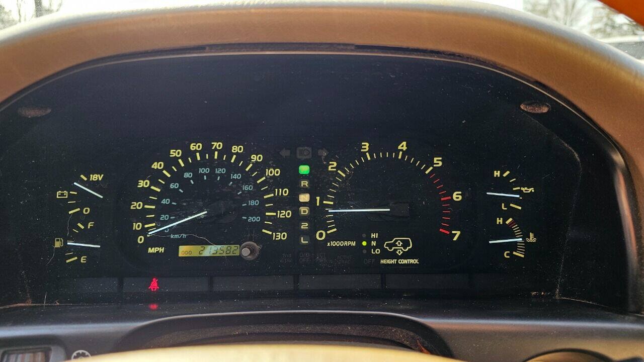 Used 2000 Lexus LX 470 4WD image 19