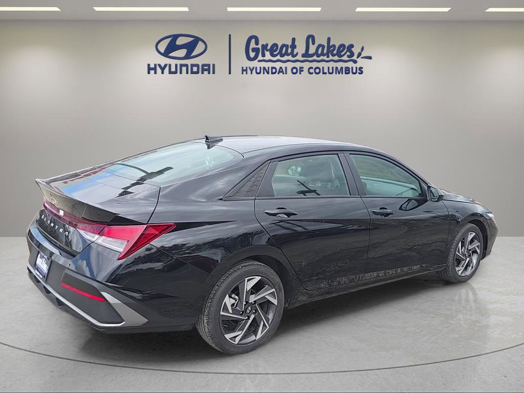 Certified 2025 Hyundai Elantra Sport FWD image 5
