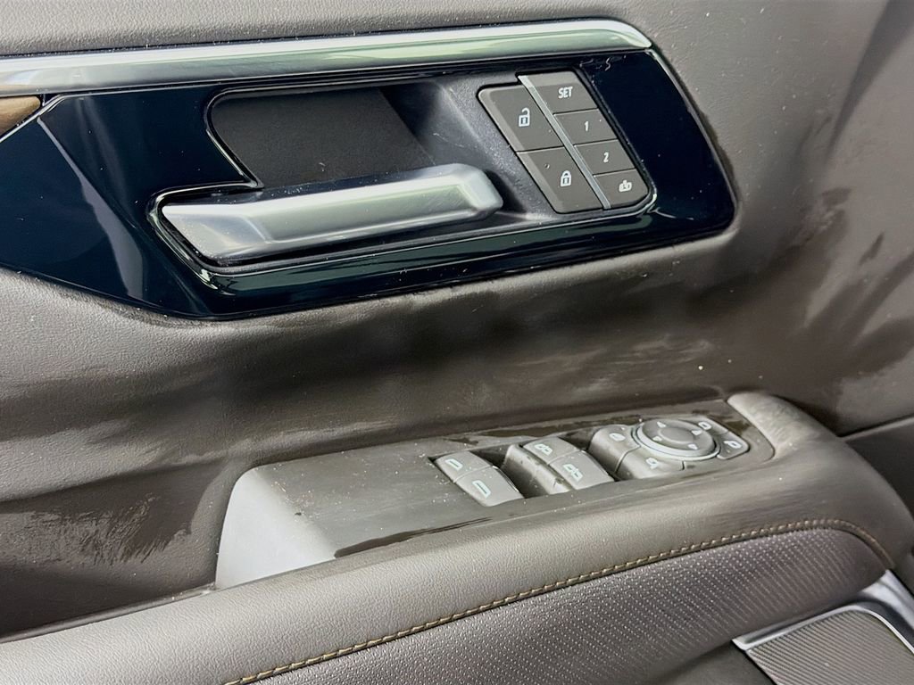 New 2026 Chevrolet Suburban High Country AWD/4WD image 20