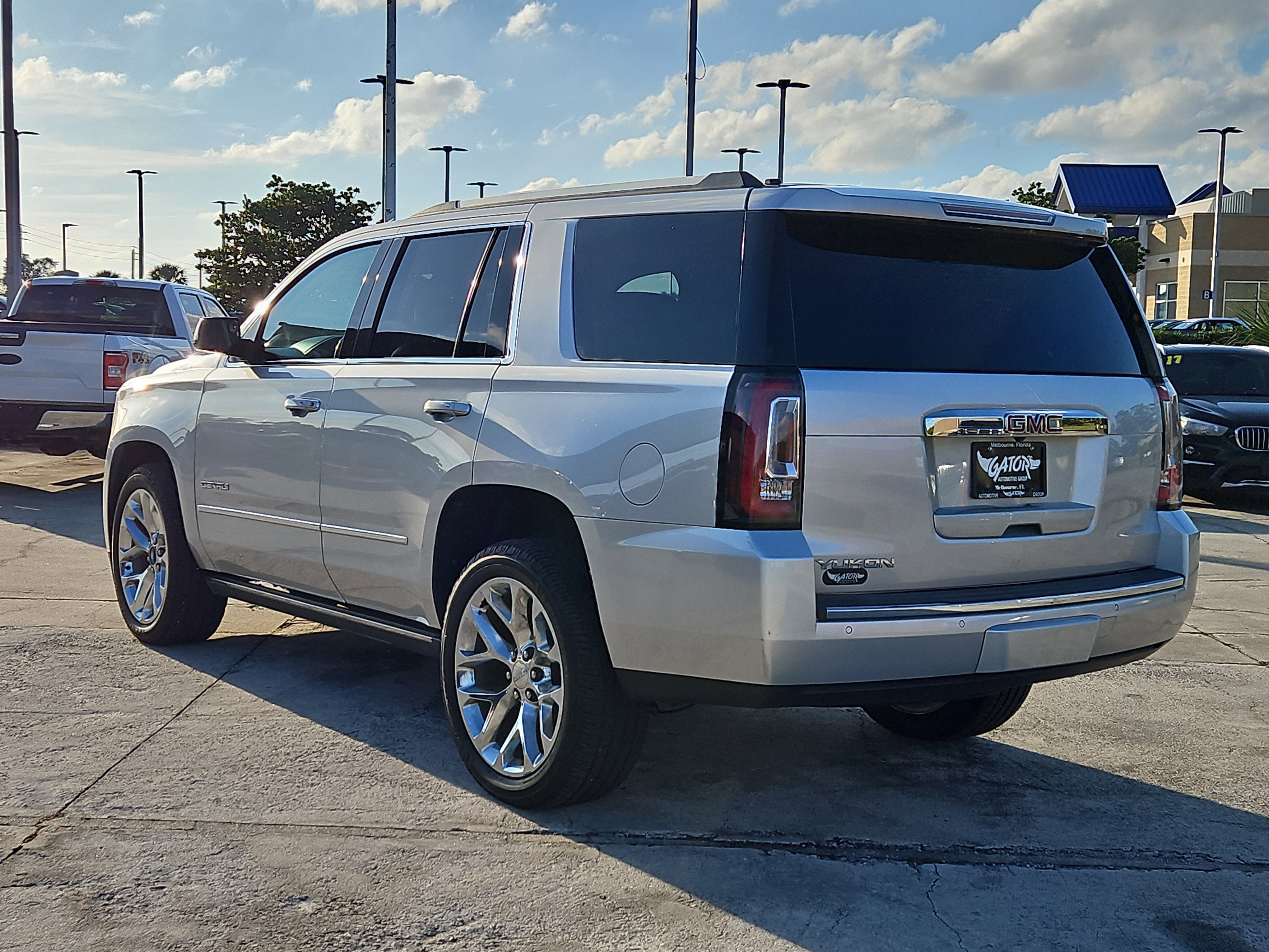 Used 2015 GMC Yukon Denali w/ Premium Package image 3