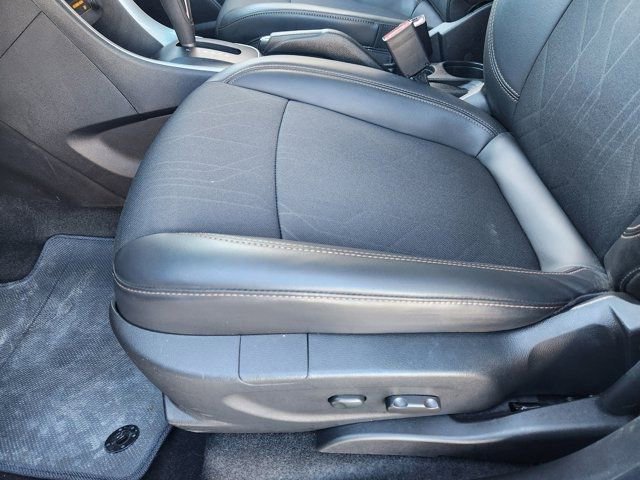 Used 2022 Chevrolet Trax LT w/ LT Convenience Package image 25