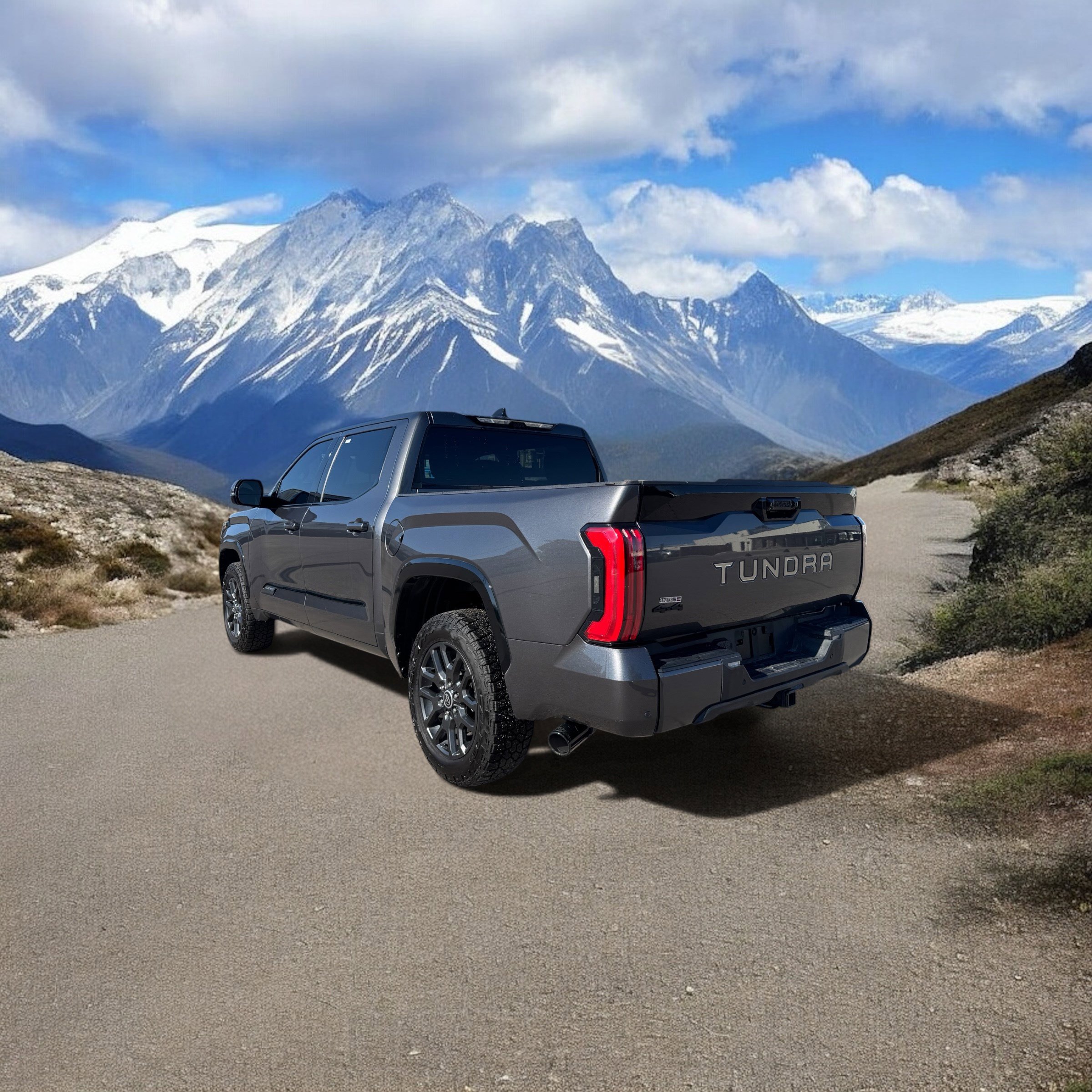 Used 2023 Toyota Tundra Platinum AWD/4WD image 3