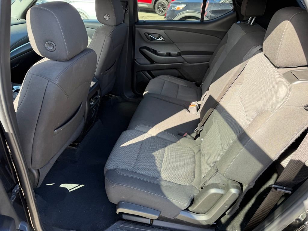 Used 2023 Chevrolet Traverse LT image 4