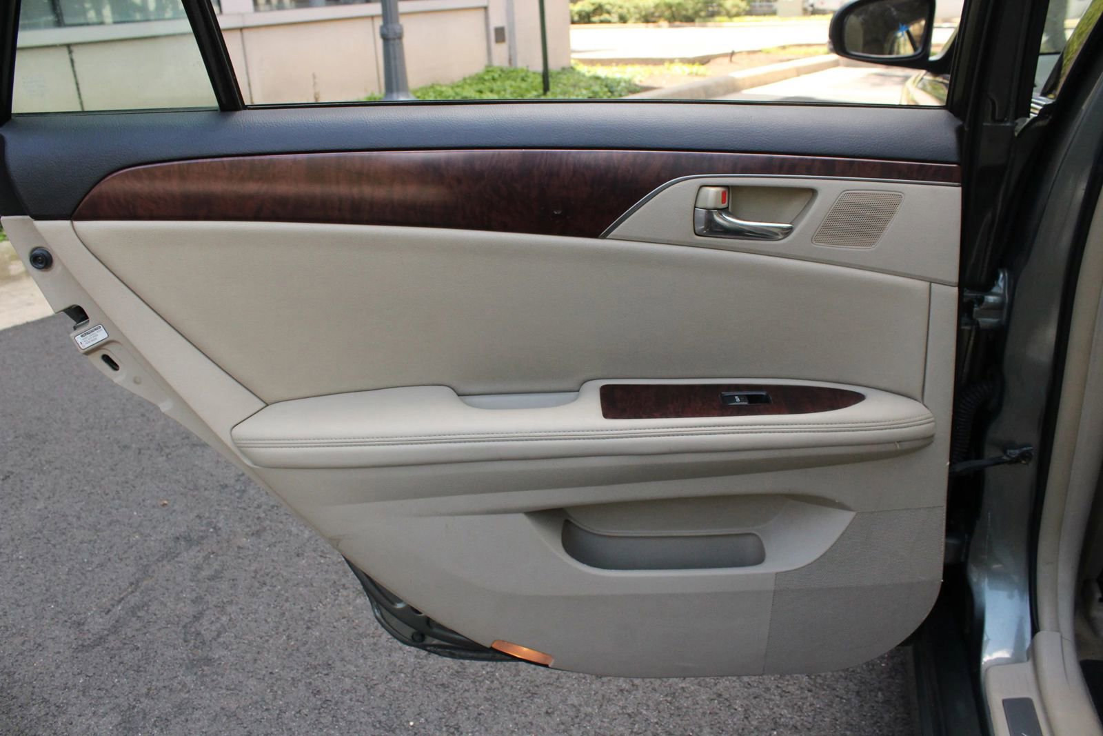 Used 2011 Toyota Avalon Limited FWD image 21
