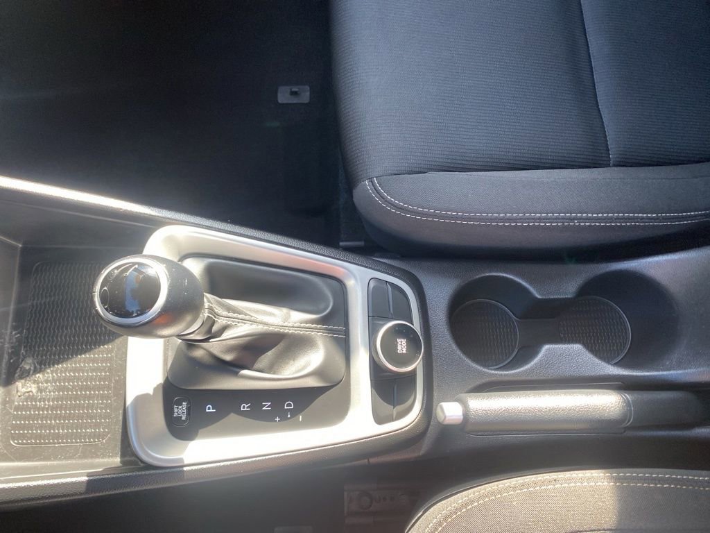 Used 2024 Hyundai Venue SEL image 25