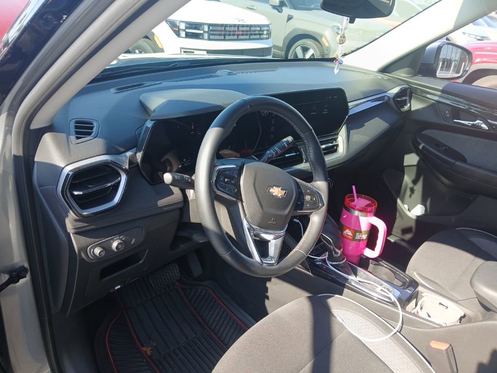 Used 2024 Chevrolet TrailBlazer LT w/ LT Cold Weather Package image 5