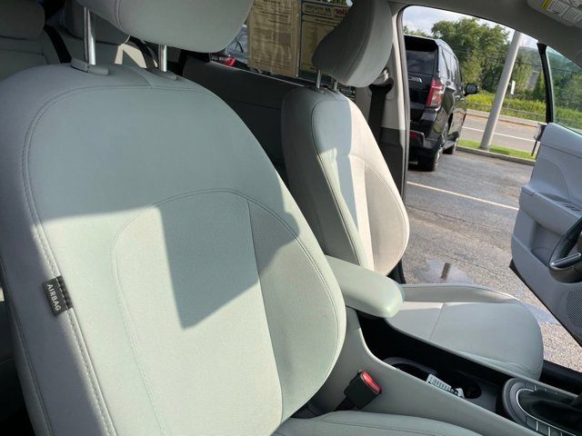 Used 2025 Hyundai Kona SEL AWD/4WD image 10