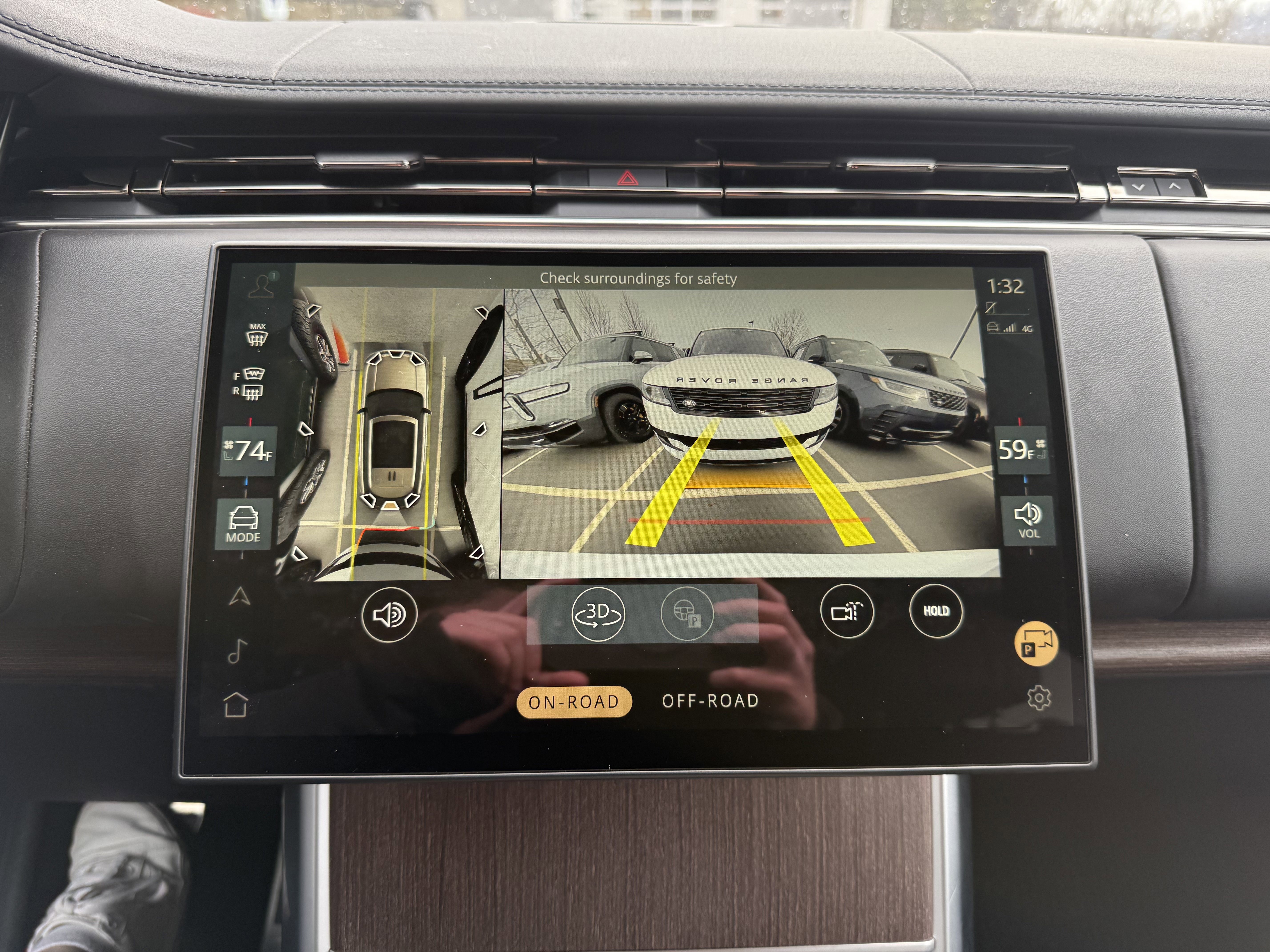 Certified 2025 Land Rover Range Rover SE image 28