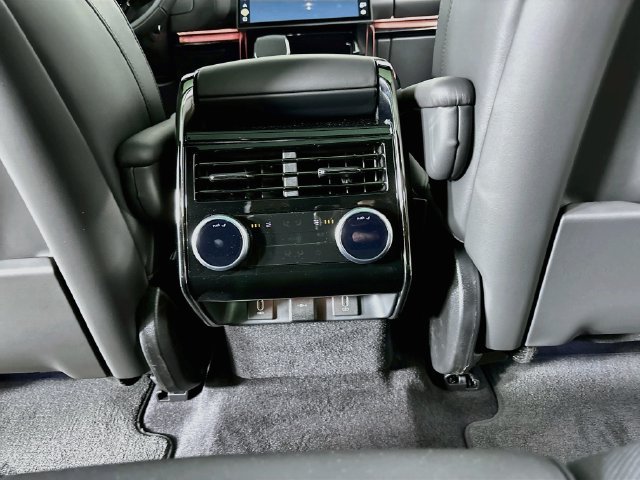 New 2026 Land Rover Range Rover Sport Dynamic SE AWD/4WD image 24