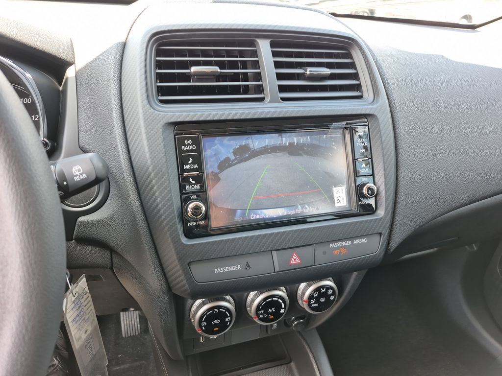 Used 2025 Mitsubishi Outlander Sport ES AWD/4WD image 17
