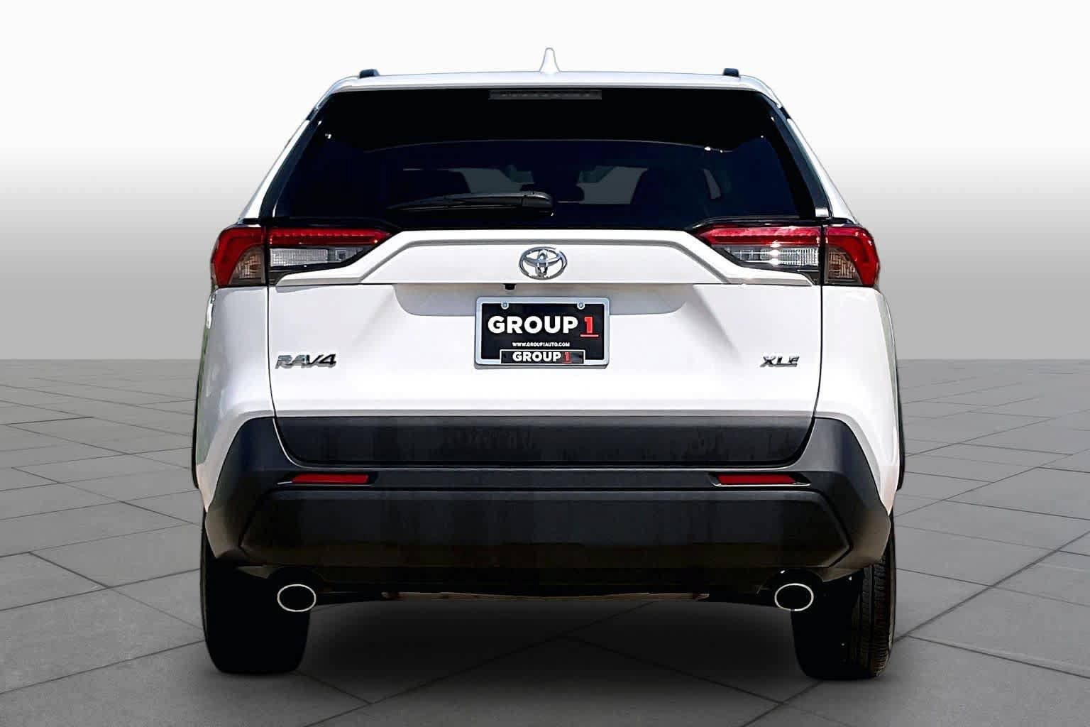 Used 2025 Toyota RAV4 XLE FWD image 5