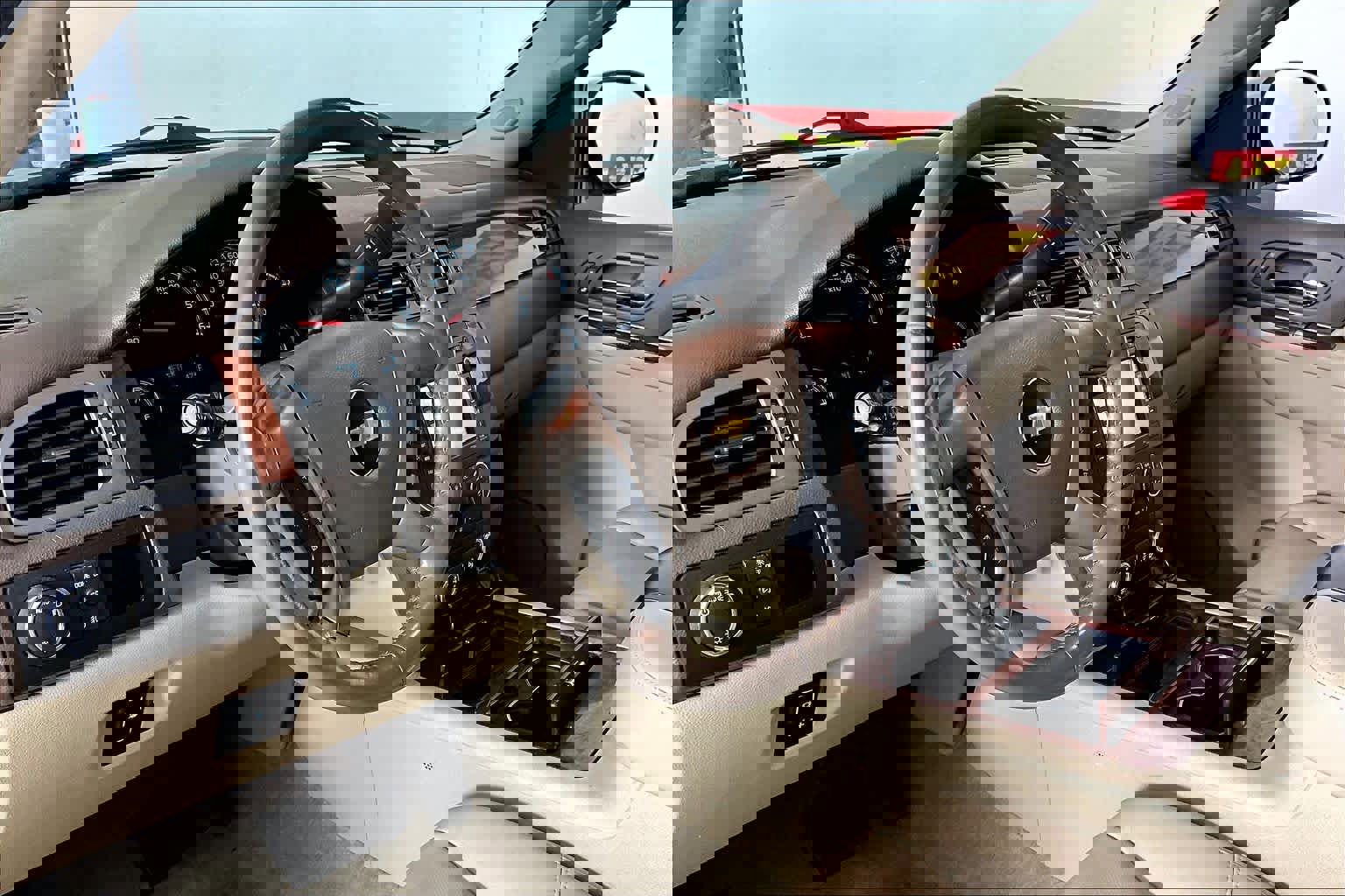 Used 2013 Chevrolet Tahoe LTZ image 16