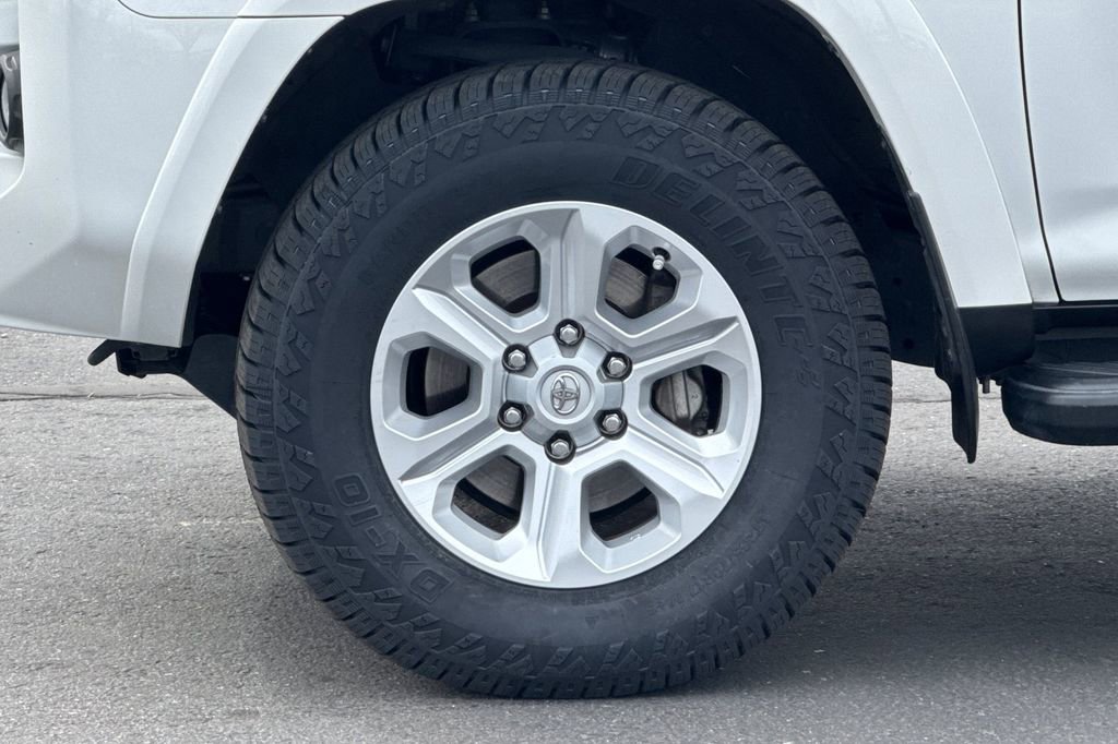 Used 2023 Toyota 4Runner SR5 Premium w/ Moonroof Package AWD/4WD image 28