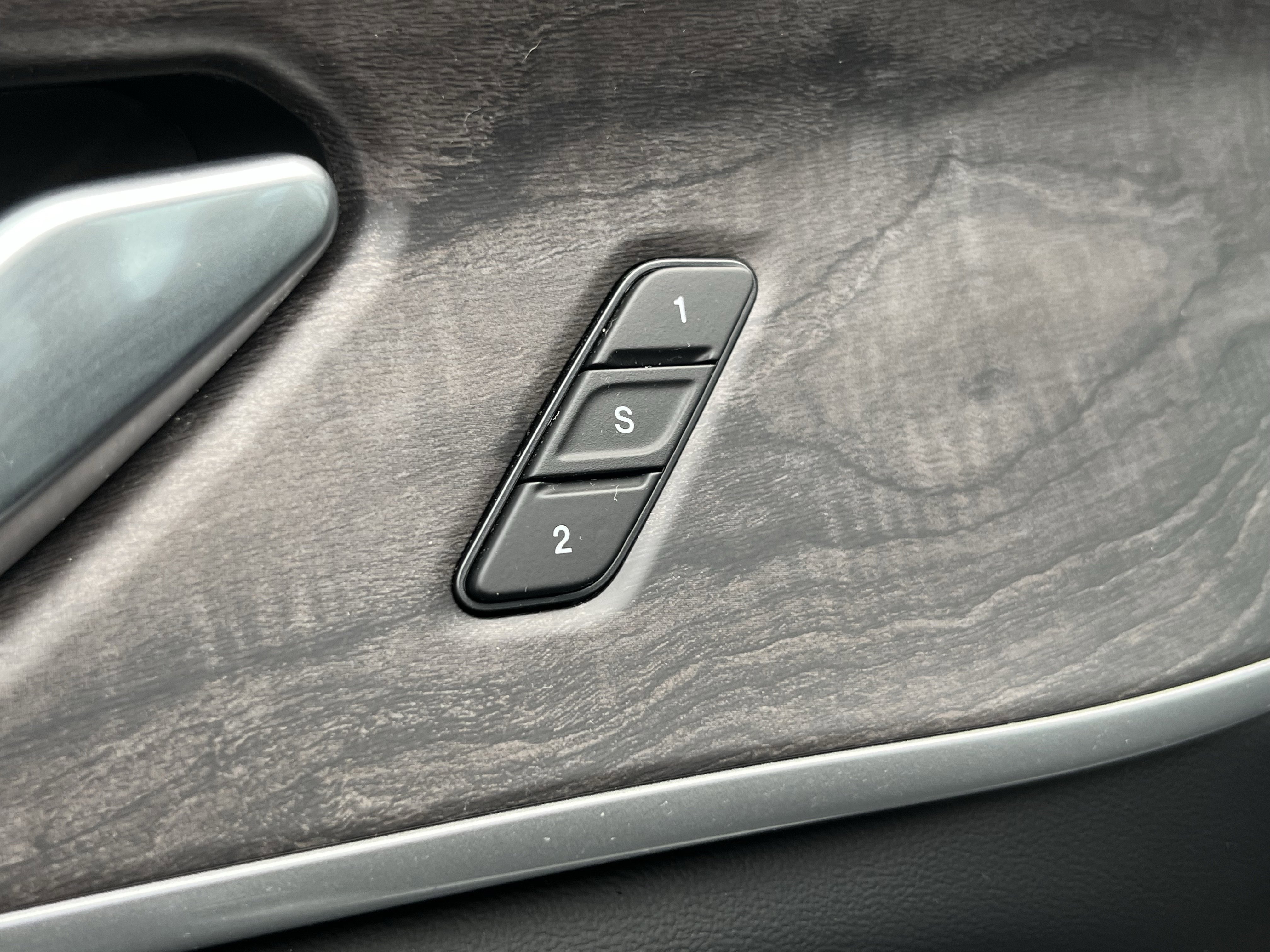 Used 2022 Jeep Grand Cherokee Limited 4xe image 23