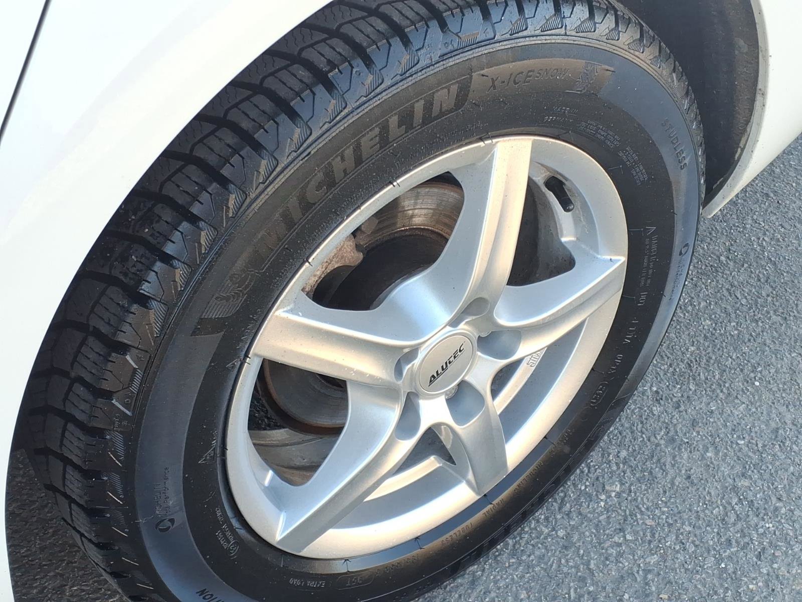 Used 2015 Volkswagen Golf TDI SEL image 16