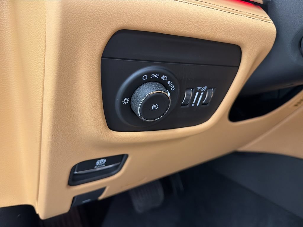 New 2026 Jeep Grand Cherokee Summit AWD/4WD image 17