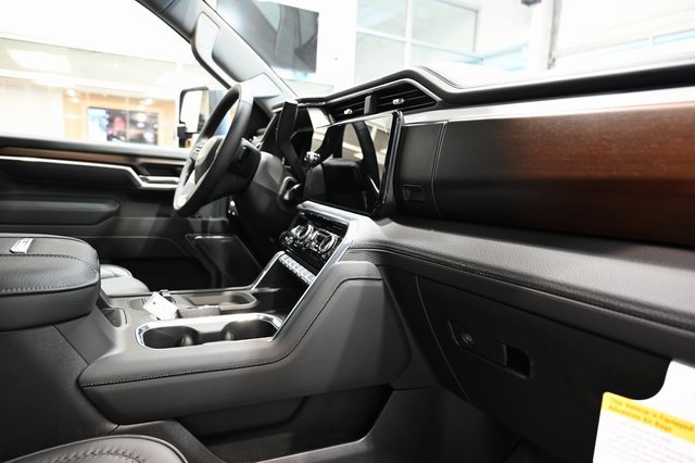 New 2026 GMC Sierra 2500 Denali w/ Denali Reserve Package image 16