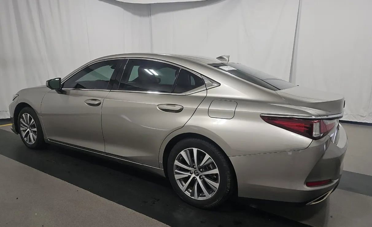 Used 2021 Lexus ES 350 w/ Premium Package image 5