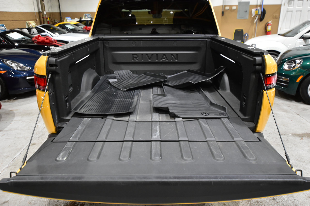 Used 2022 Rivian R1T Adventure image 64