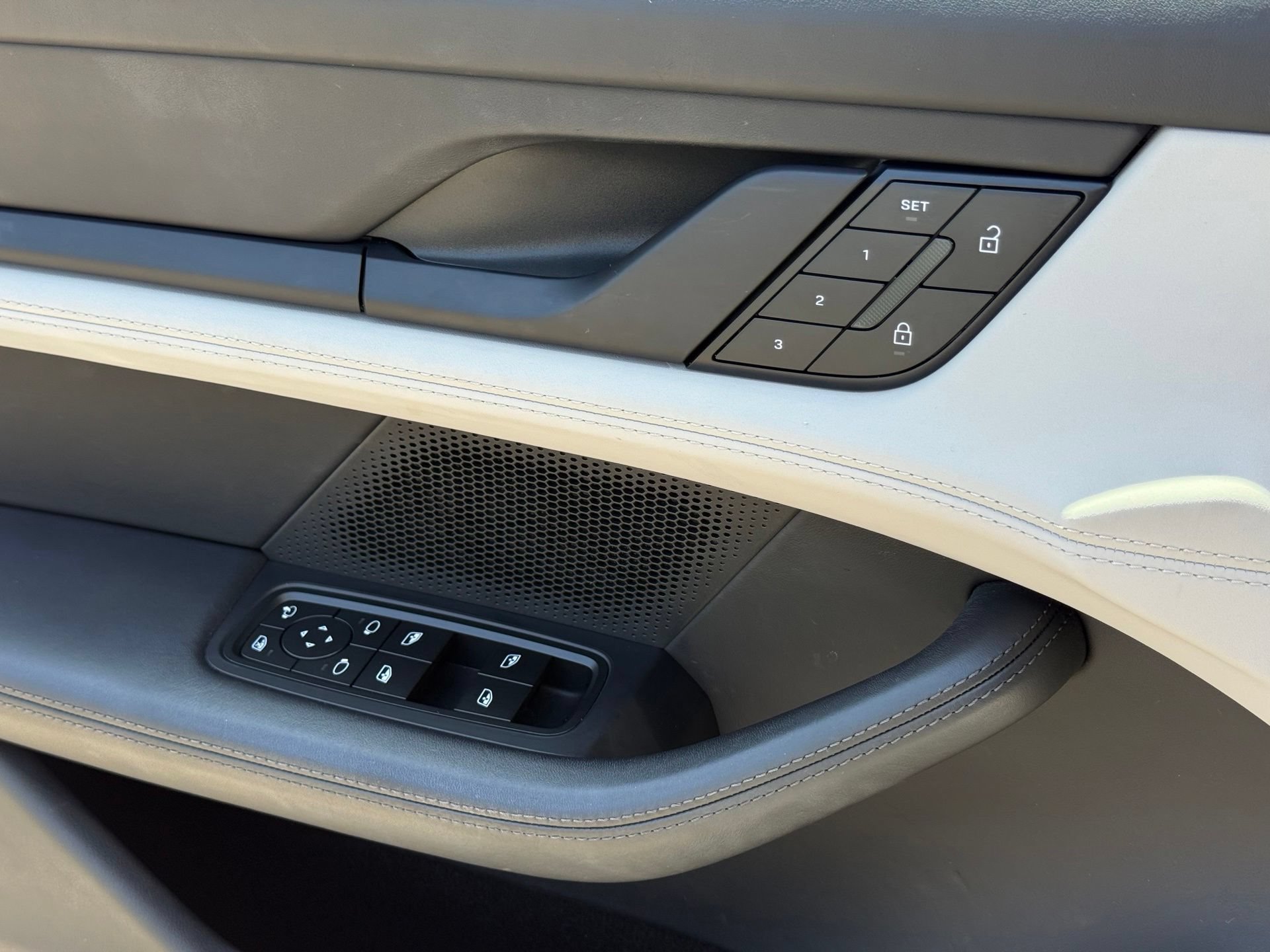 Certified 2023 Porsche Taycan Turbo AWD/4WD image 27