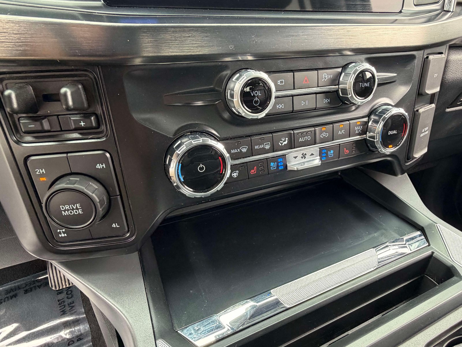 Used 2025 Ford F250 Lariat w/ Chrome Package AWD/4WD image 10