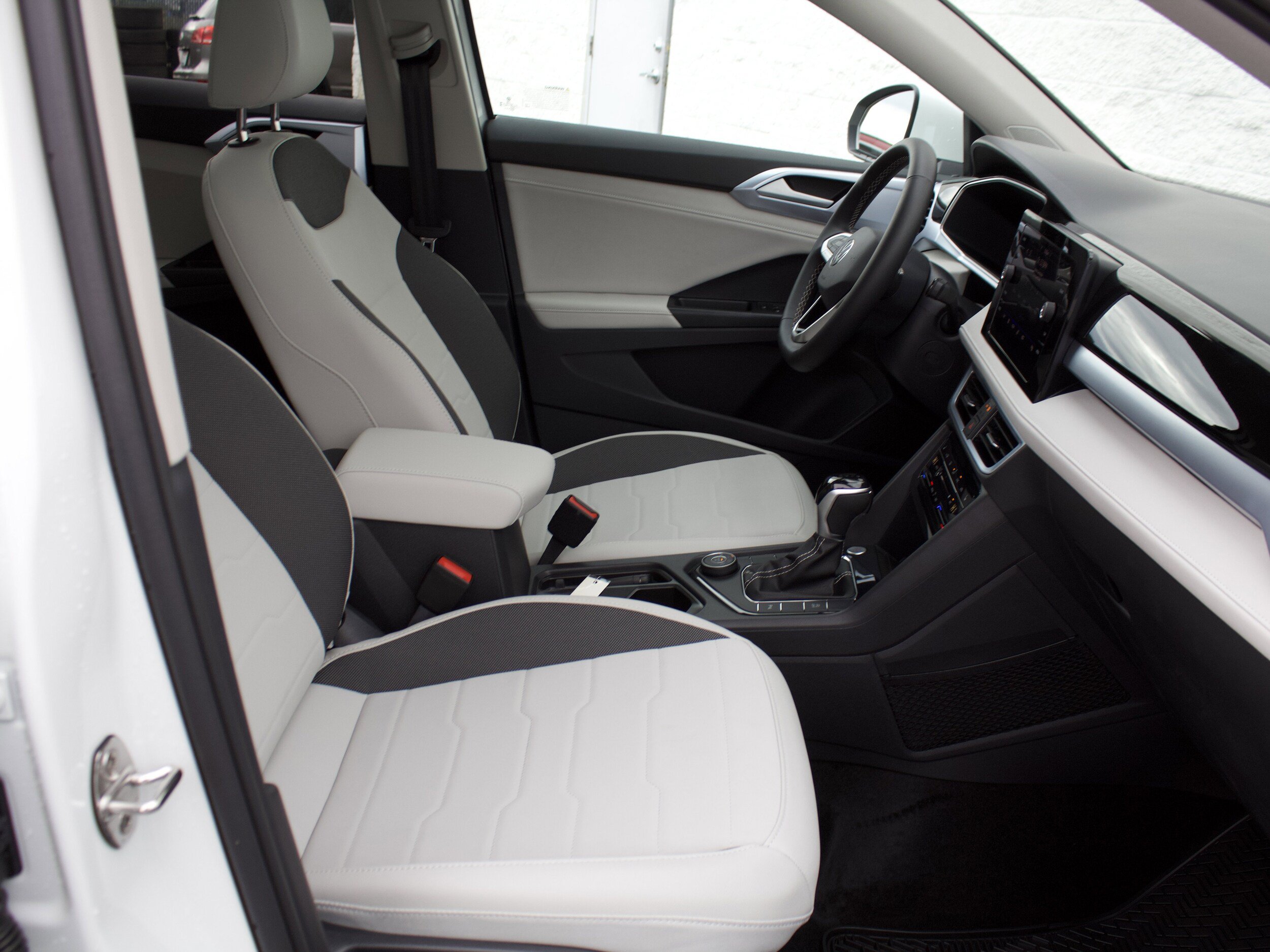 New 2026 Volkswagen Taos SE AWD/4WD image 35