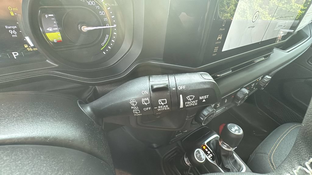 Used 2025 Jeep Wrangler Unlimited Sahara w/ Safety Group AWD/4WD image 20
