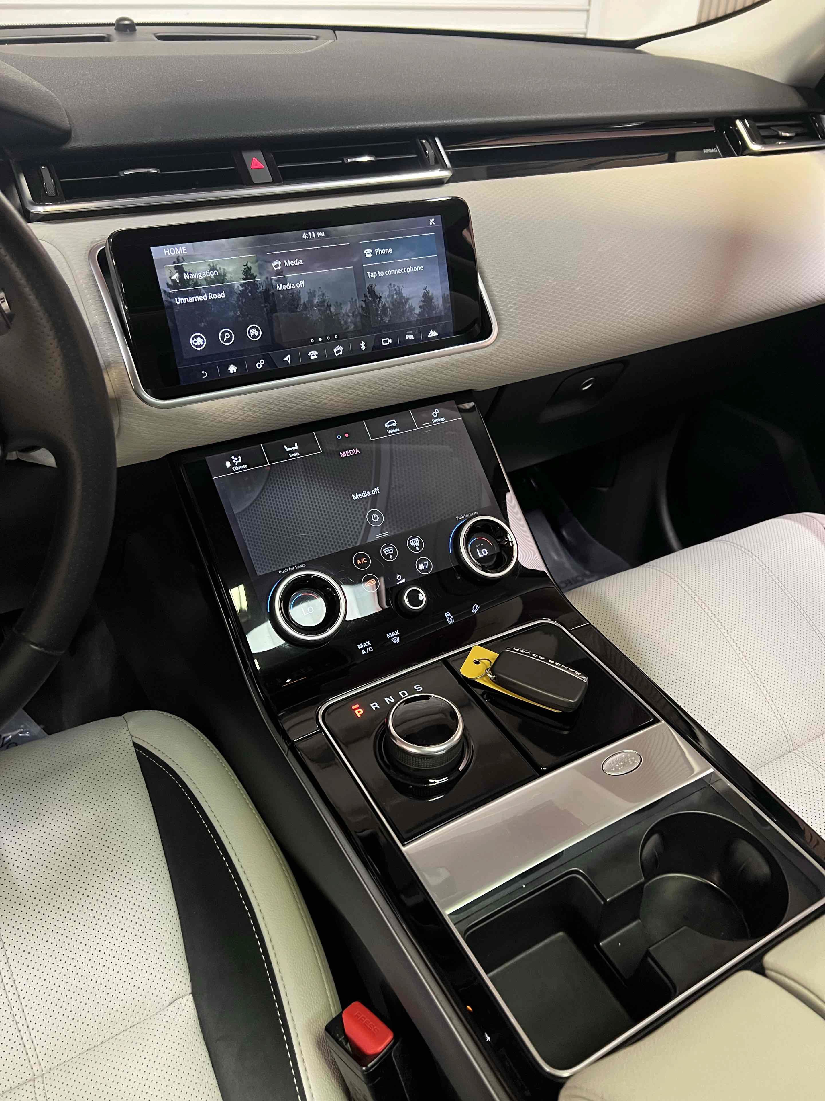 Used 2020 Land Rover Range Rover Velar S AWD/4WD image 38