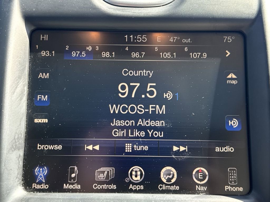 Used 2015 Chrysler 300 C image 16