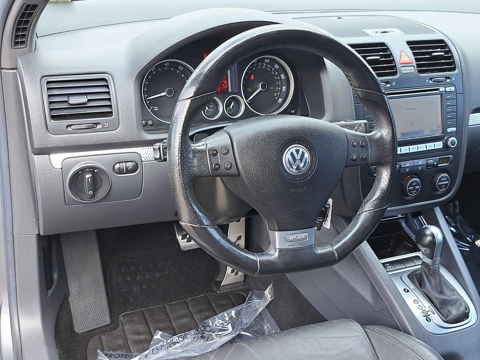 Used 2008 Volkswagen R32 AWD/4WD image 15