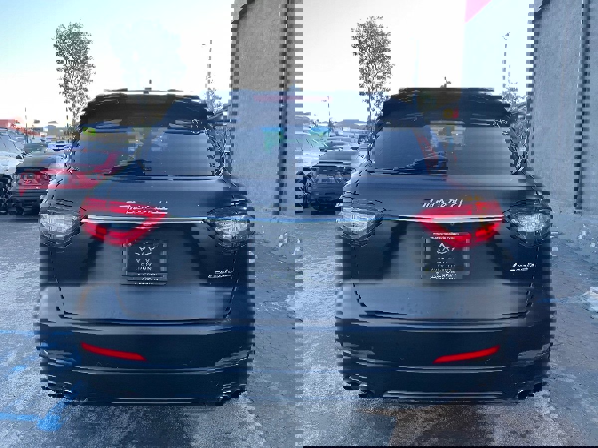 Used 2017 Maserati Levante w/ Sport Package image 8