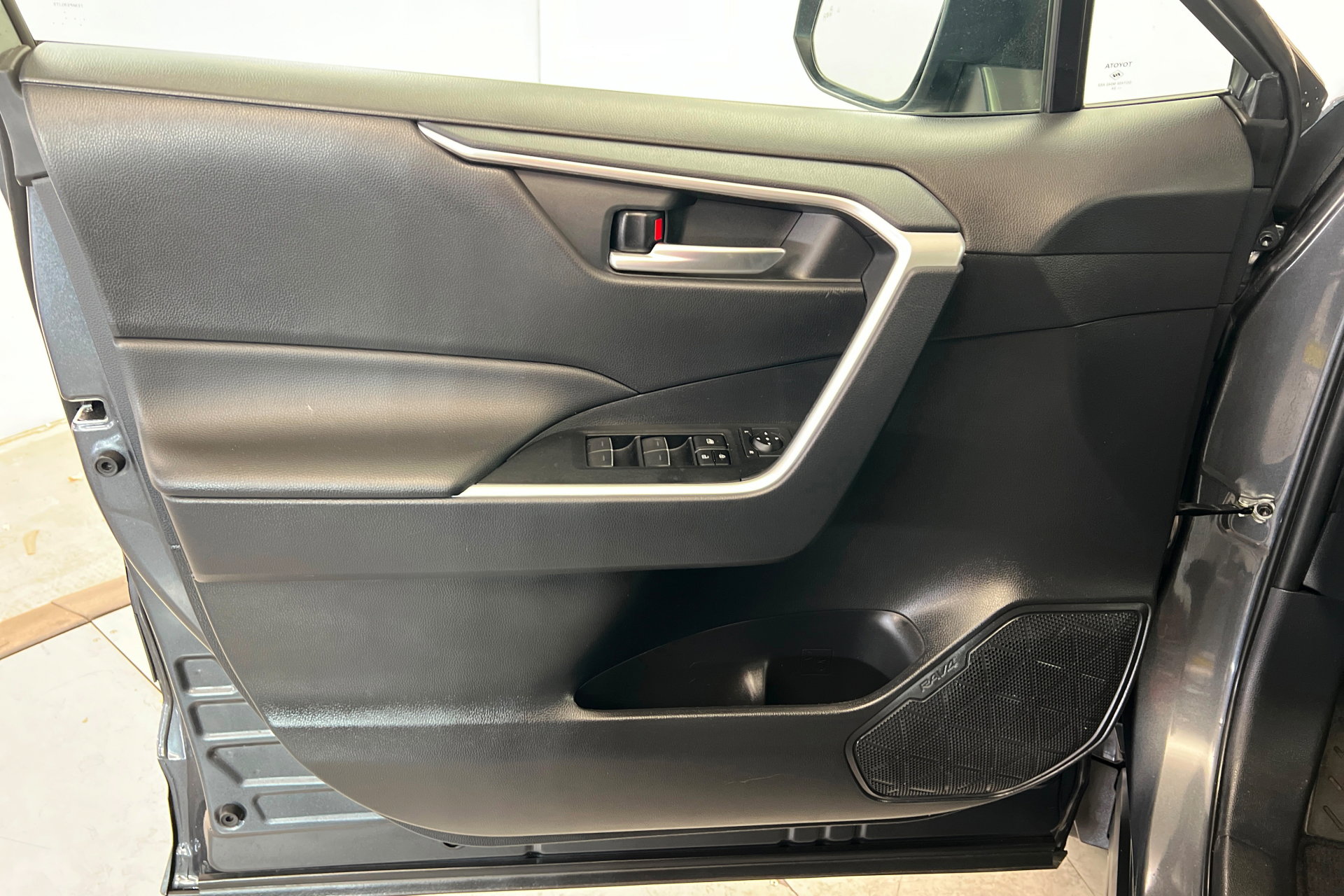 Used 2024 Toyota RAV4 XLE AWD/4WD image 15