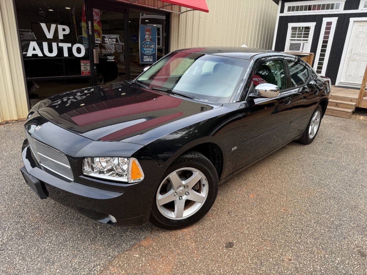 Used 2010 Dodge Charger SXT RWD image 1