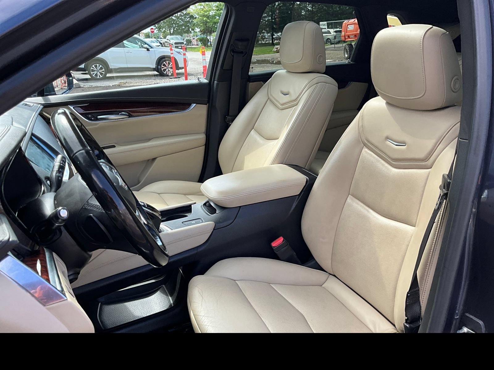 Used 2019 Cadillac XT5 Luxury FWD image 9