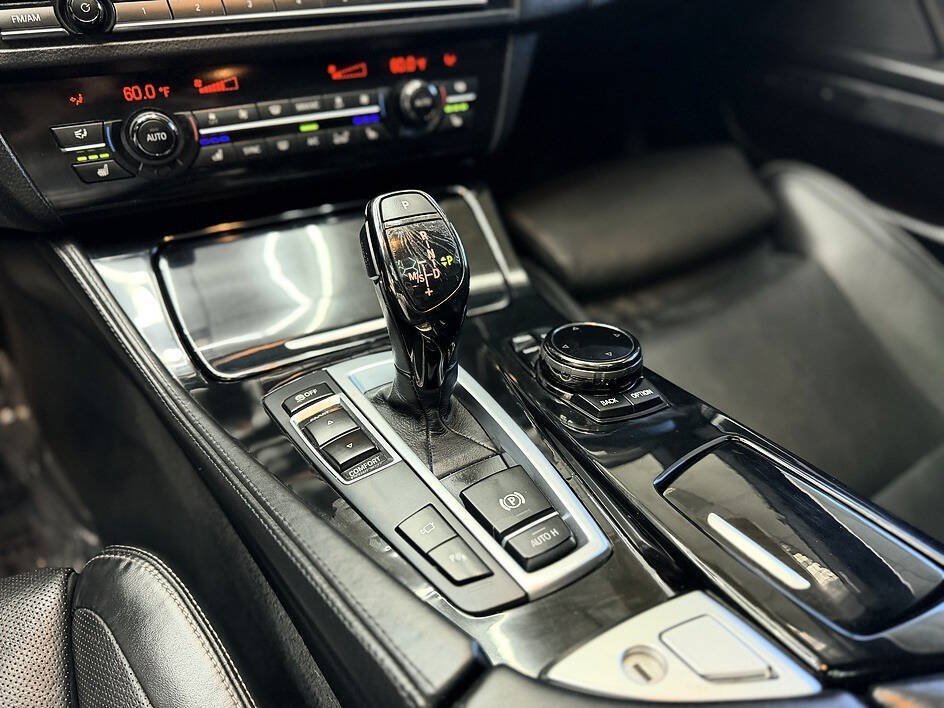 Used 2015 BMW 550i Sedan RWD image 18
